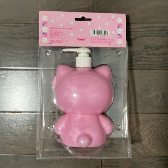 NWT Y2K Vintage 2000 Hello Kitty Pump Bottle - Picture 2 of 5